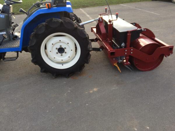 Rouleau Engazonneur 120 cm + Semoir Meynie - Largeur 130 cm, 300 kg, 170 L - Outil Micro-tracteur_9