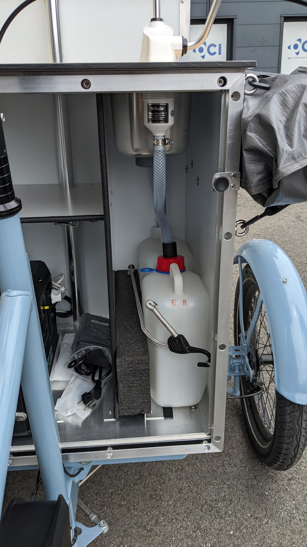 Triporteur street-food pour une restauration simple et qualitative lors d'événements, animations de quartier_9