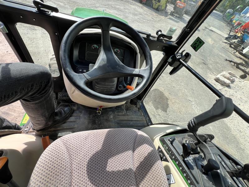 John Deere 2038R avec plateau de coupe et bas de ramassage_9