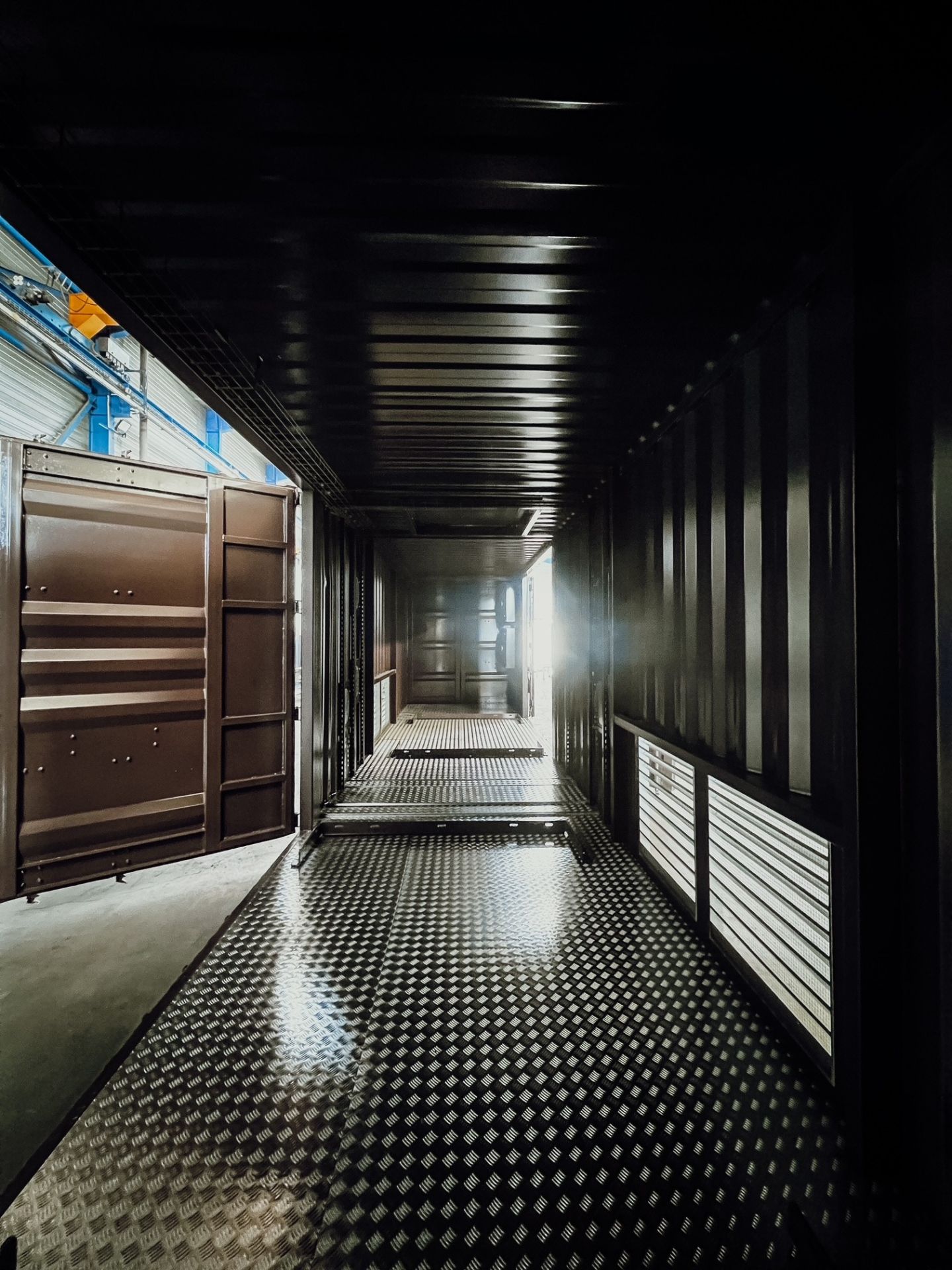 Container technique 20 ou 40 pieds pour ateliers,  bureaux, salles de stockage et salle de réunion_9