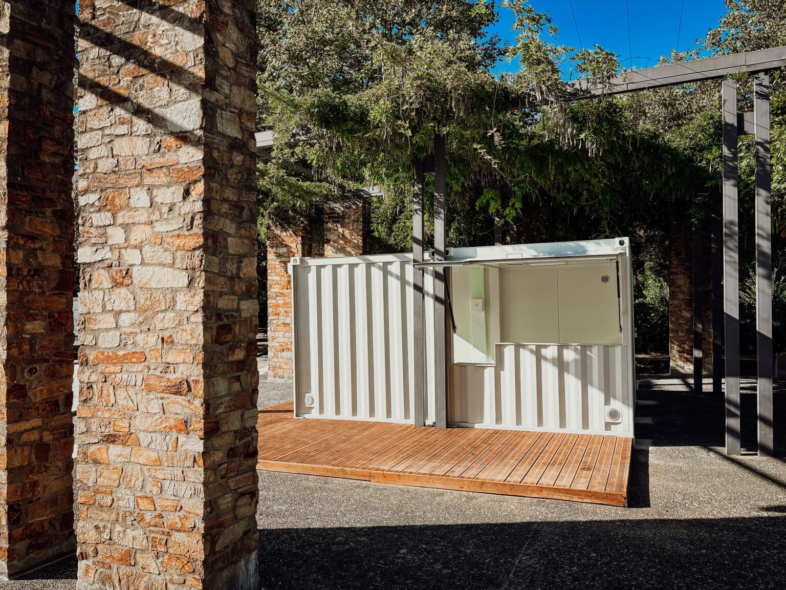 Container technique 20 pieds pour ateliers,  bureaux, salles de stockage et salle de réunion_9