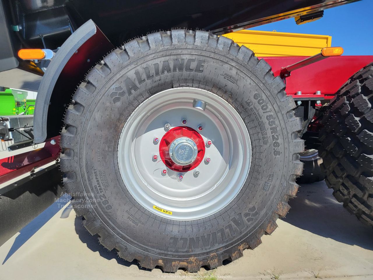 Benne TP avec suspension type bogie, ressorts paraboliques - PRONAR T701HP_9