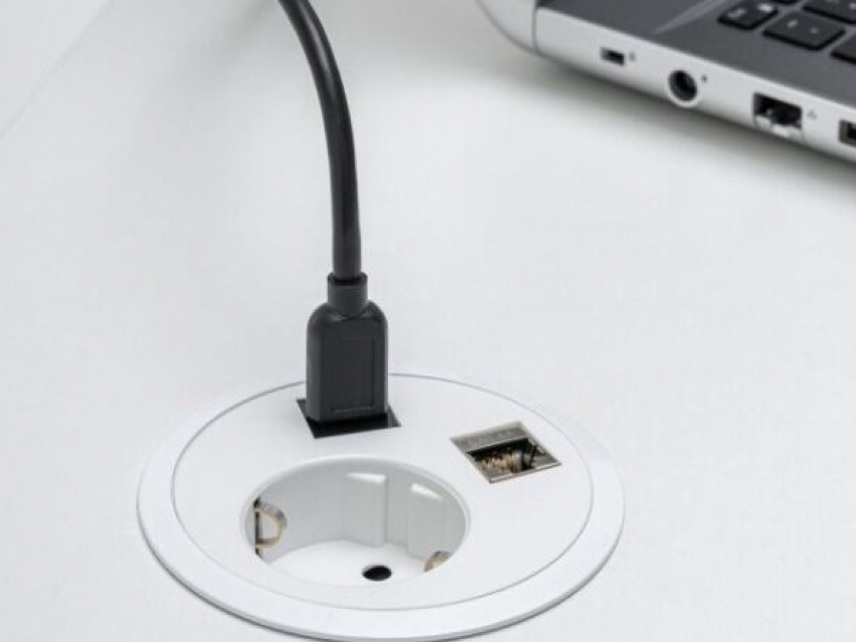 Bureau opératif simple et fonctionnel - OGI T - design élégant et personnalisable avec plateau mélaminé et système de gestion des câbles_9