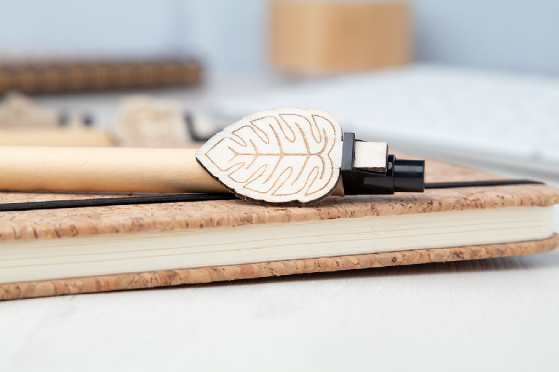 Stylo à bille en papier recyclé - Clip en bois personnalisable - Encre bleue_9