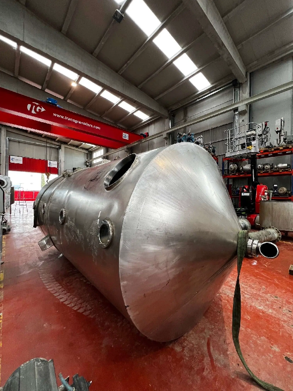 Cuve en acier inoxydable 11932 litres d'occasion - référence : e7941_1