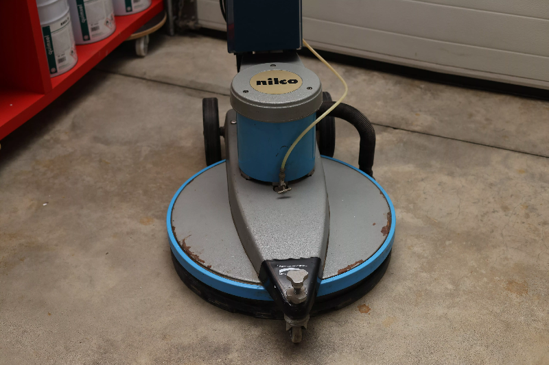 Monobrosse Nilco 401 avec aspiration intégrée_1