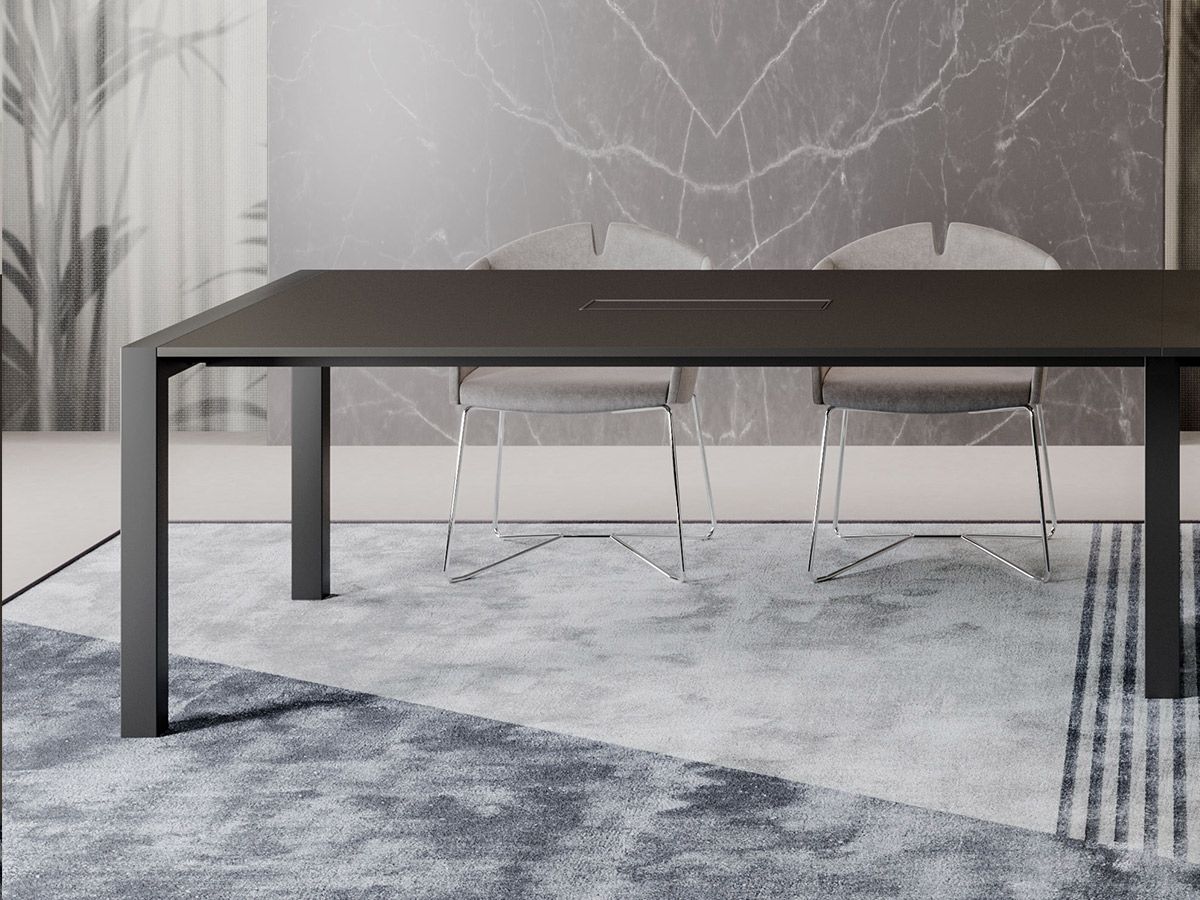 Table de réunion Talisman Soft Black - passage de câbles, Fenix et capacité jusqu'à 22 personnes_1