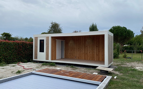 Container pool house avec équipement électrique standard, disponible en plusieurs finitions - Easybox Pool House_1