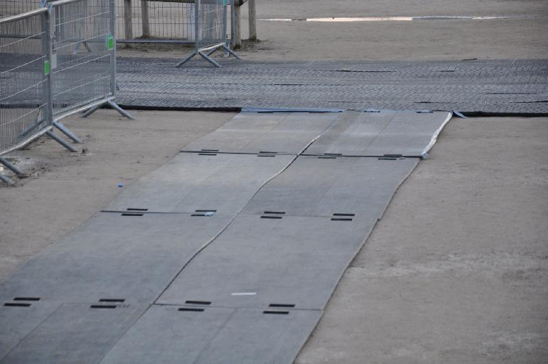 Plaques de roulage plastique  pour chemins d'accès, cheminements piétons et plateformes temporaires - disponible en vente et en location - PLAQ'ECO_1