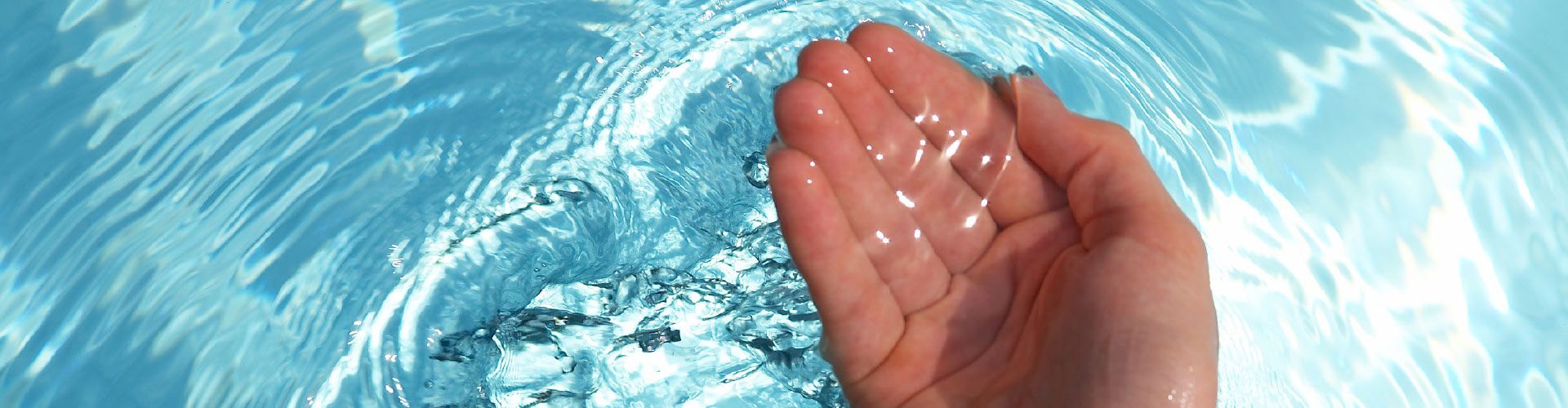 Chloé CL20 - Électrolyseur Poolstar pour bassins jusqu'à 75 m3 - Cellule en titane autonettoyante_1