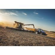 Machine agricole CR7.90 New Holland pour récolte avec largeur de coupe 6,10 à 9,15 m