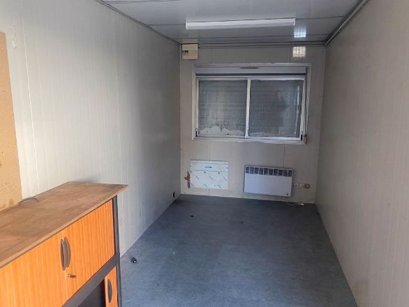 Module de bureau bon état avec convecteur, éclairage et fenêtre - 6200x2500xH2900 mm_1