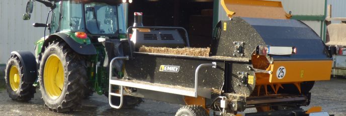 Vulcano pailleuse agricole trainée  - emily - paillage jusqu'à 5 à 12m_1