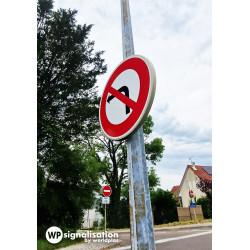 Panneau B2a - Interdiction de tourner à gauche à la prochaine intersection, signalisation temporaire disponible_1
