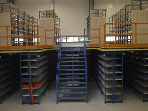 Plates-formes de rayonnages - stockage sur rayonnages avec plancher aménageable_1