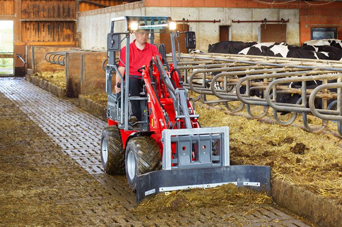 Poussoir en caoutchouc - Weidemann GmbH - pour racler caillebotis, bitume, béton - avec option réglage hydraulique_1