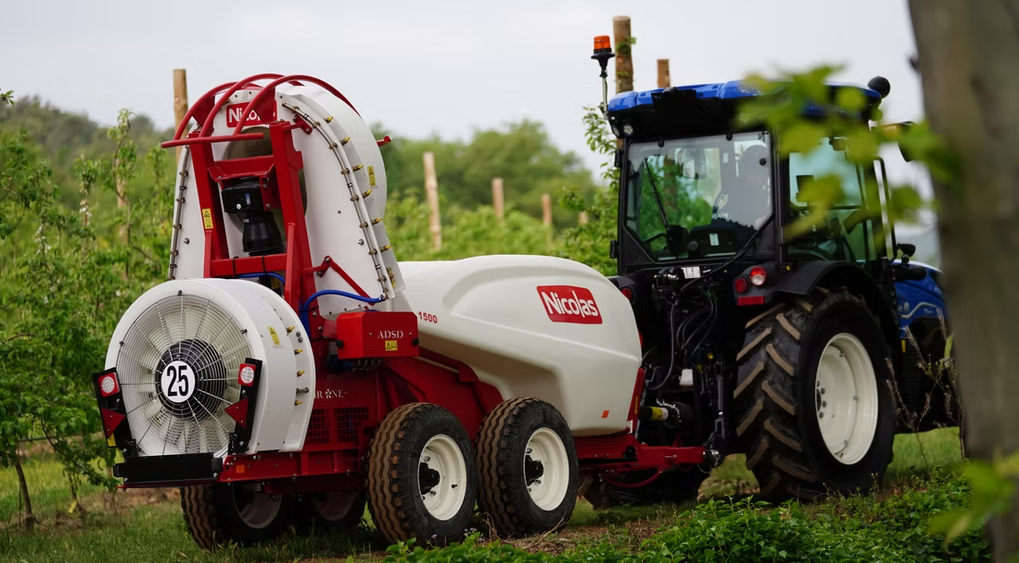 Pulvérisateur arboricole traîné 1500 L - 2000 L, spécialement élaboré pour les vergers en plantations palissés - AIR ONE ADSD_1