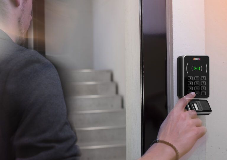 Solution de contrôle d'accès personnalisable ZEUS® Access Control - Sécurisation des entreprises et bâtiments publics_1