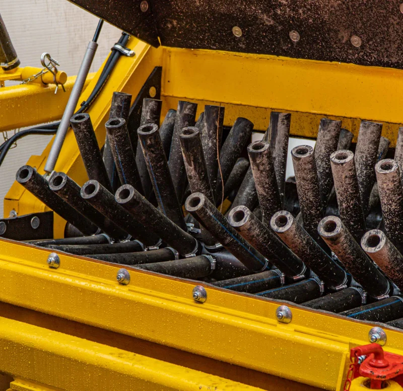 Brosse à ballast hydraulique BRV pour pelles rail-route - écartements de 1'435 mm et 1'000 mm_1