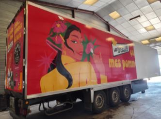 Service de pose d'adhésifs publicitaires - Bâches Thuillet_1
