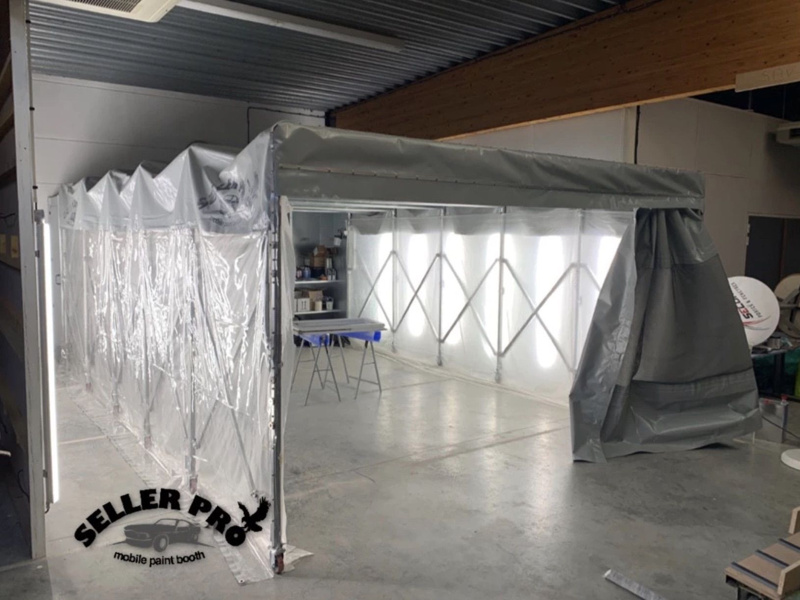 Solution de cabine de peinture avec extraction d'air intégrée