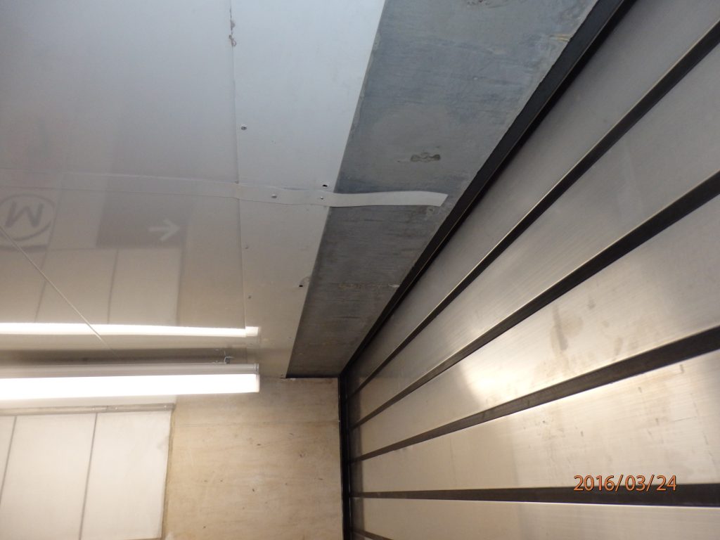 Dispositif anti-inondation démontable non mobile submersible - Flo-Dem 100 - 4 côtés - Protection sur mesure pour locaux et parkings_1