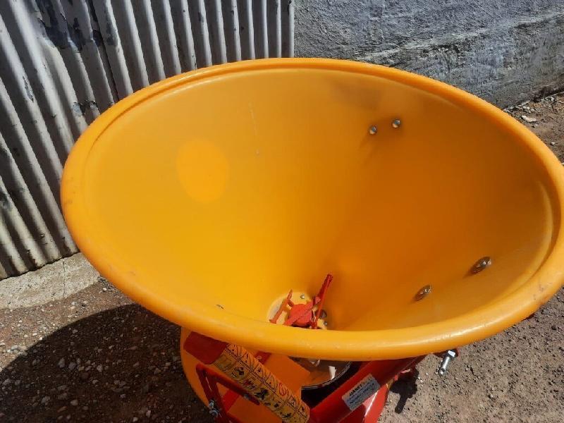 Saleuse / épandeur à sel NC 200 JM portée - Monodisque - Cuve plastique conique 180L - Occasion_1