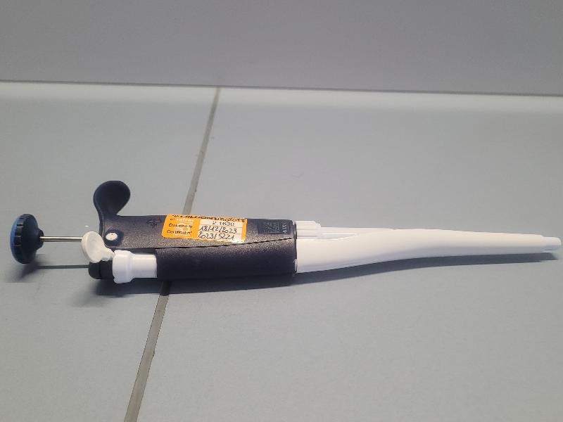 Pipette de laboratoire GILSON PIPETMAN L Fixed 1000µl_1