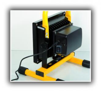 Projecteur à led 20 w sur batterie - 306566_1