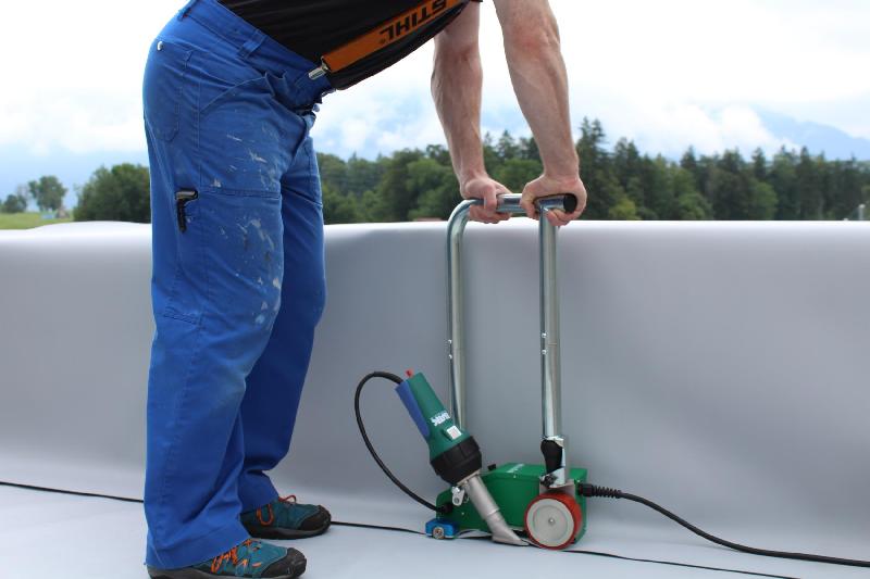 Machine à souder semi-automatique MicOn - idéale pour membranes thermoplastiques avec vitesse et température réglables_1