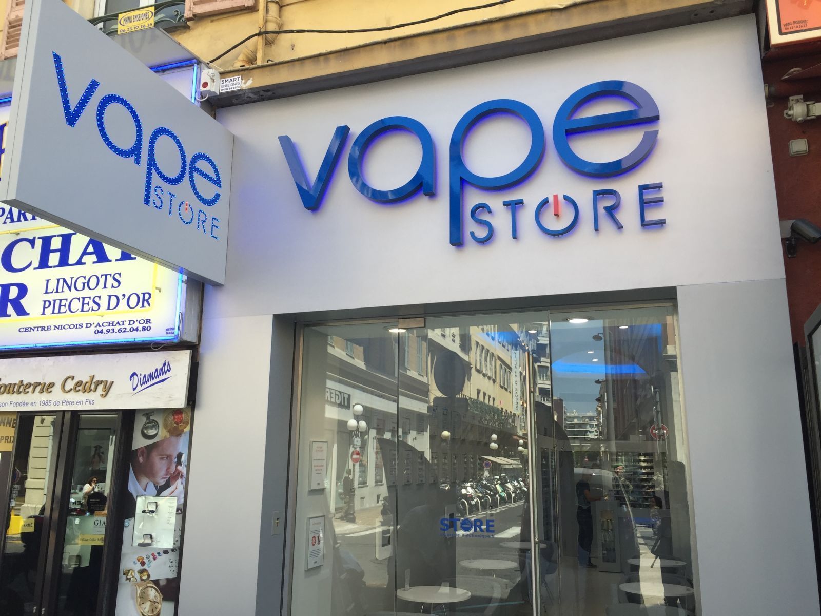 Enseigne 3D métallique avec finition or miroir