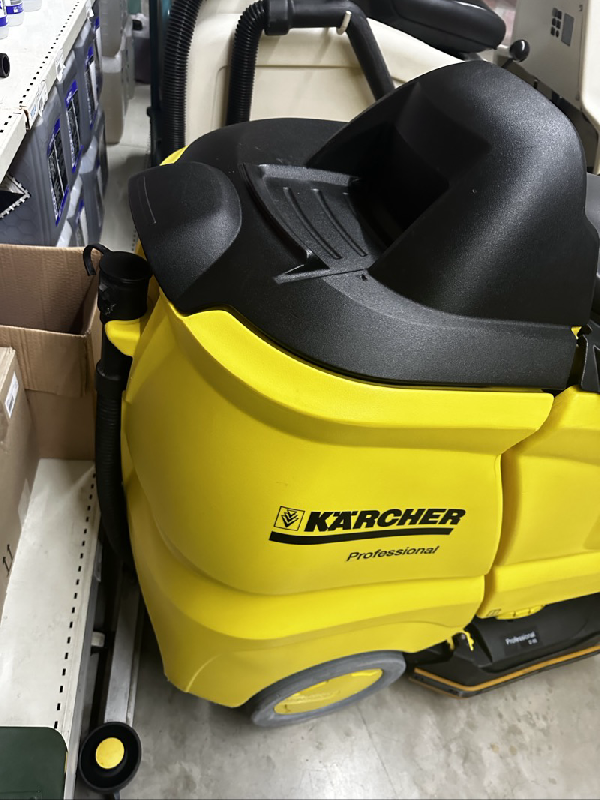 Autolaveuse Karcher à conducteur portée B90 R d'occasion_1