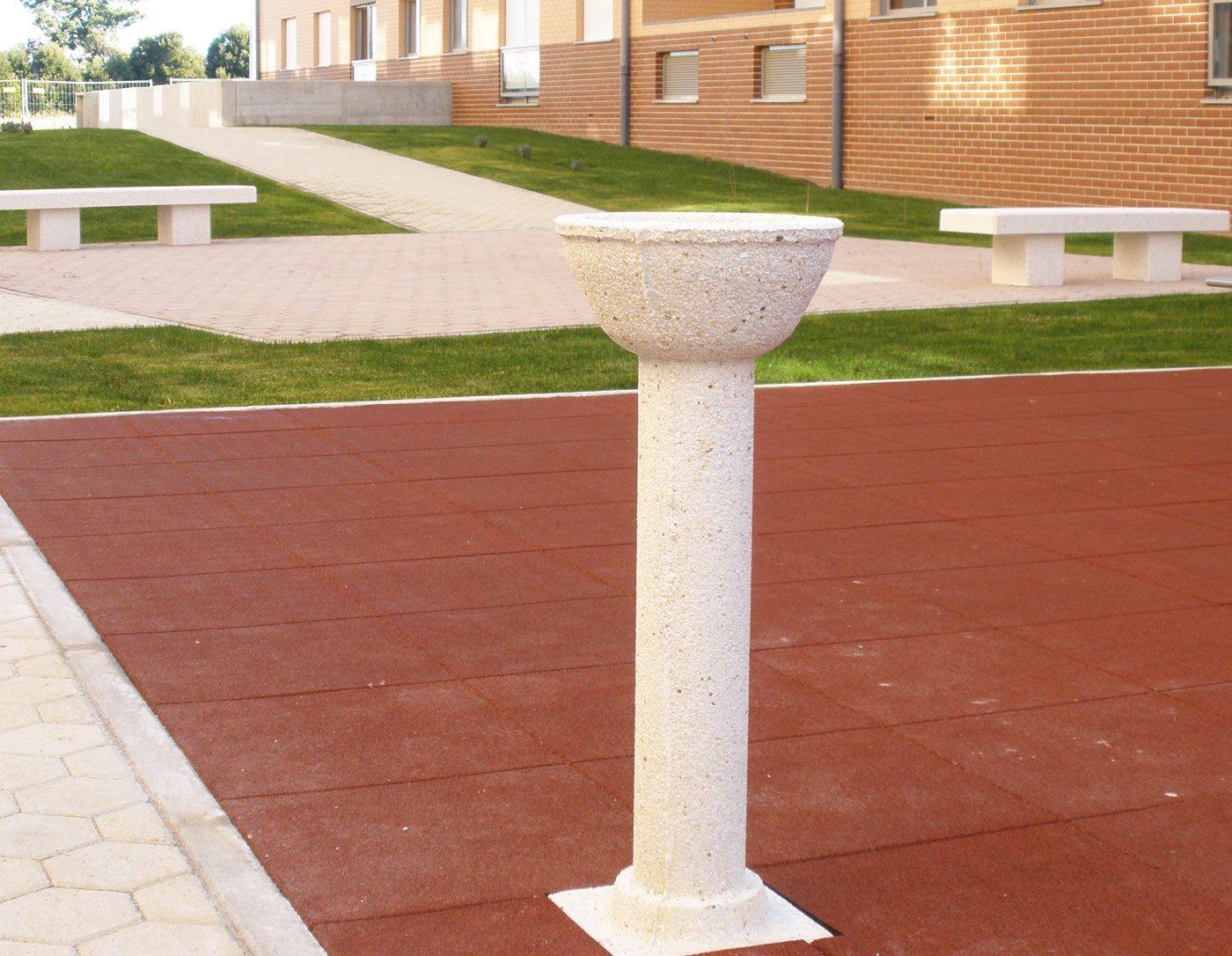 Fontaine à boire en béton préfabriqué - modèle Fonti UM509 - coloris blanc granite_1