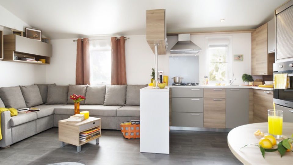 Mobil home 40 m² avec grande baie vitrée et double vitrage