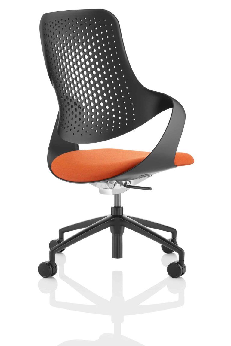 Coza - fauteuil de bureau - Boss Design - noir graphite - design Martin Ballendat - flexibilité et confort modernes_1