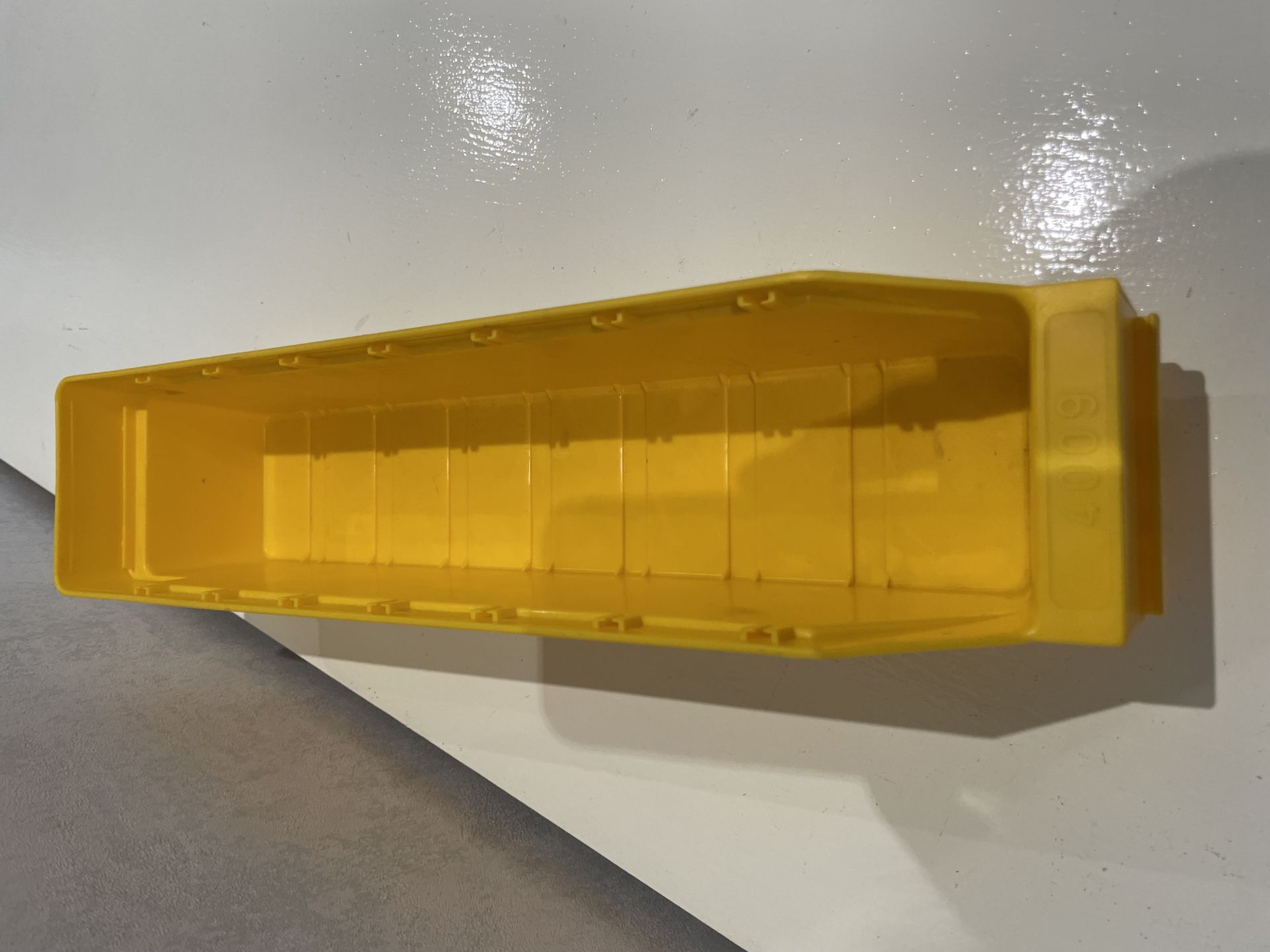 Bac divisible en polypropylène résistant aux chocs - poignée de préhension - 18 tailles et 4 coloris_1