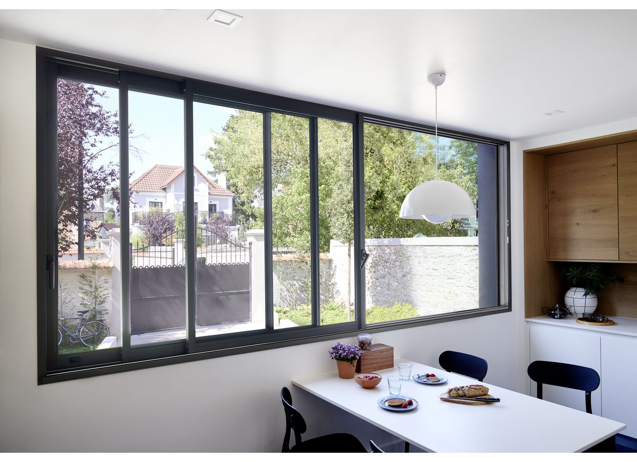 Baie vitrée coulissante à galandage sur mesure en aluminium - De 2 à 6 vantaux sur 2 ou 3 rails - Néva_1