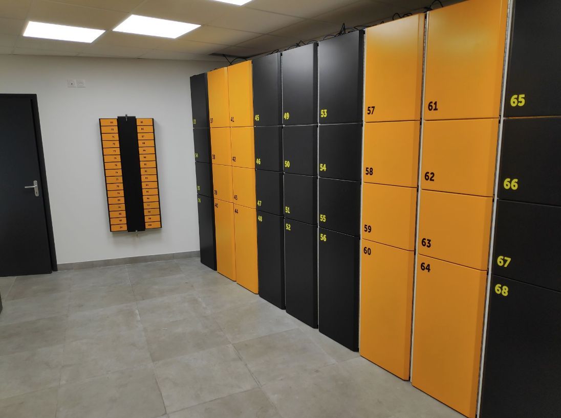 Consigne à clé et à bagages avec casiers connectés - ouverture par digicode - réservation via NannyBag, UseBounce, RagBnb_1