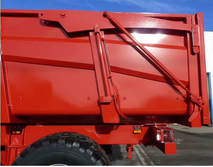 Remorque agricole standard équipée d'une béquille hydraulique