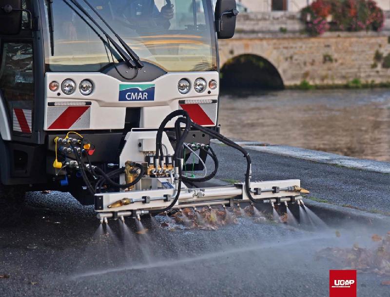 Laveuse compacte eau froide L 2500 CMAR 4X4 - Déneigement - UGAP - Laveuse de voirie_1