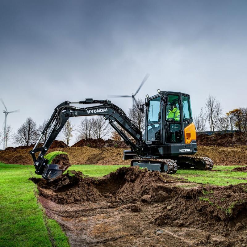 Pelle compacte Hyundai HX35A Z - 3,5 tonnes, moteur Stage V 18,5 kW (25,2 ch), rayon zéro arrière_1