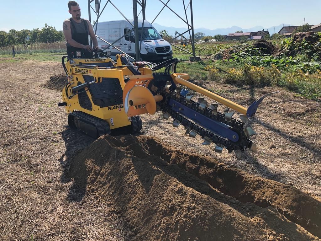 Mini chargeuse Ranger avec largeur de 830 mm pour accès restreints
