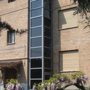 Ascenseur privatif extérieur moderne et élégant