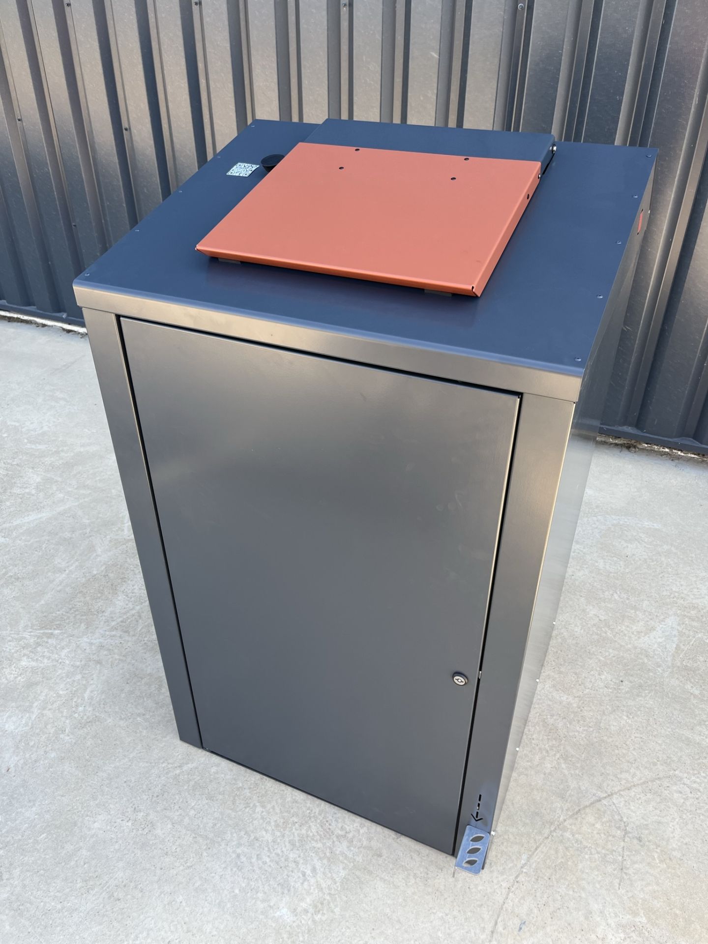 Abri poubelle Wastebio - Design esthétique, accessibilité PMR, collecte biodéchets 120 à 240L - Made in France_1