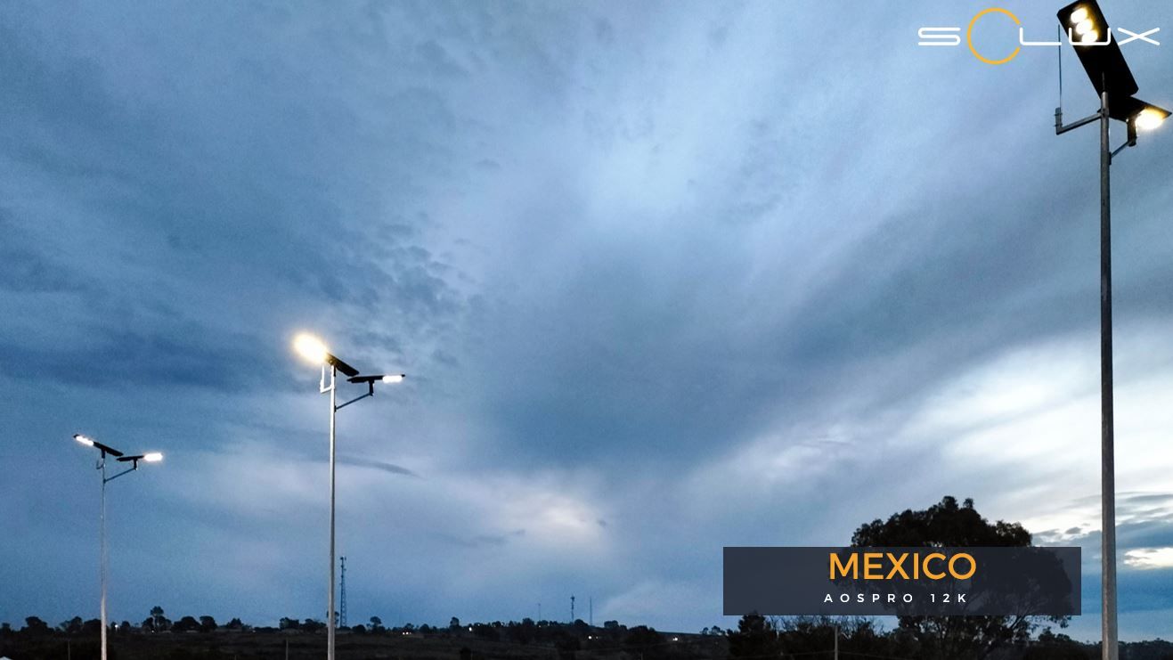 Lampadaire solaire avec un détecteur de présence parfait pour les zones fonctionnelles : parking, lotissement, voie verte,... - 40W/7840 lumens - AOSPRO 6K - SOLUX_1