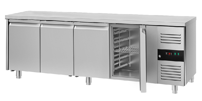 Table réfrigérée négative (congélateur  -18 °c jusqu'à -22 °c) 4 portes_1