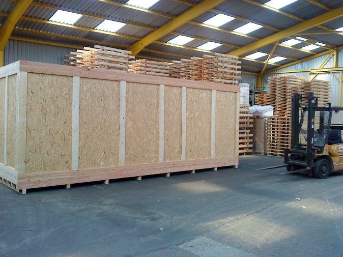 Caisse sur-mesure pour expédition sécurisée par voie maritime ou aérienne