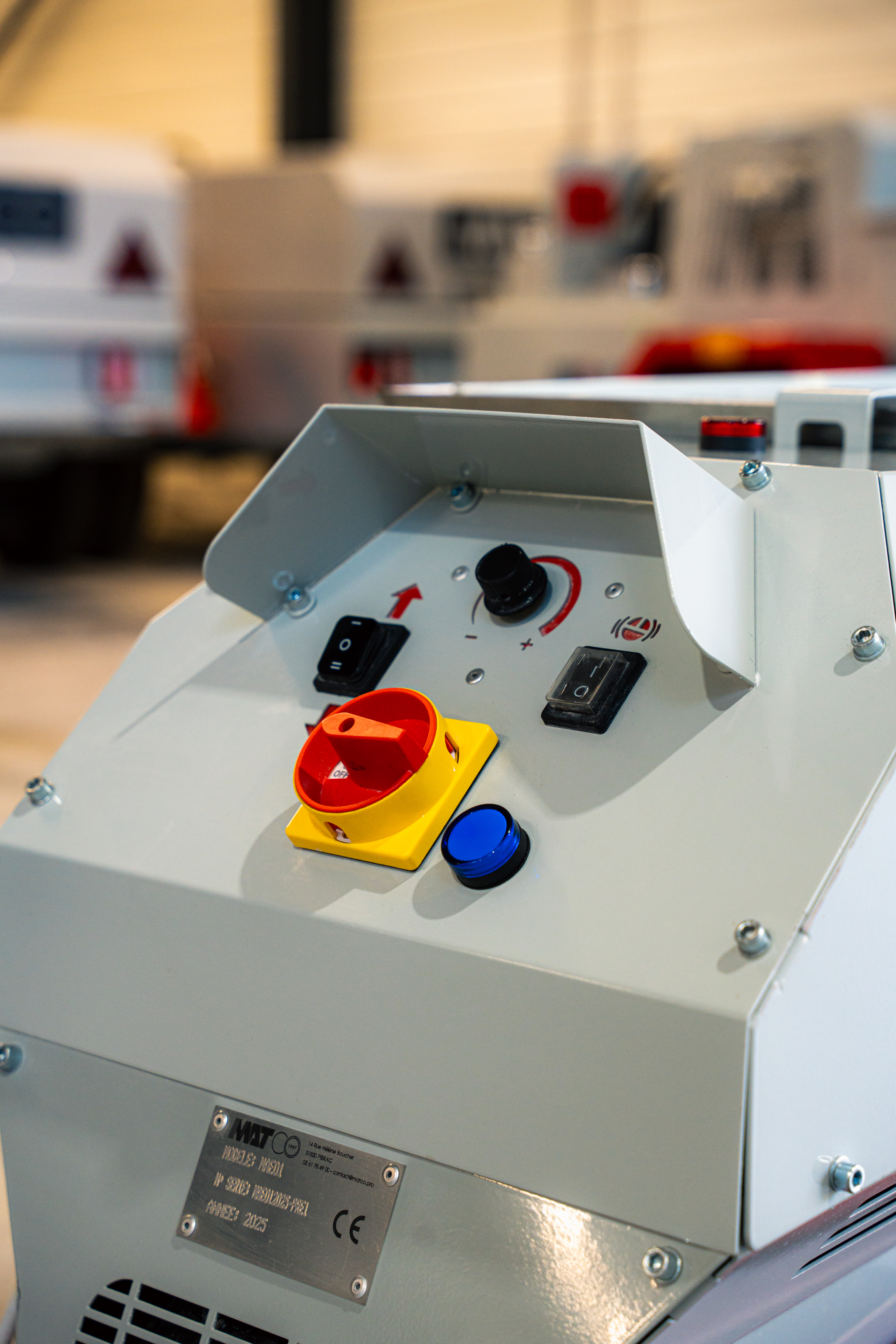 Machine à projeter électrique, compacte et simple avec Kit rejointement - Débit 15 L/min -Puissance 2,2 kW - NANO_1