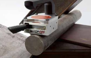 TMH 50 R - Électroaimant de levage manuel Alfra - Avec prisme pour tuyaux bombés - Poids 1,6 kg_1