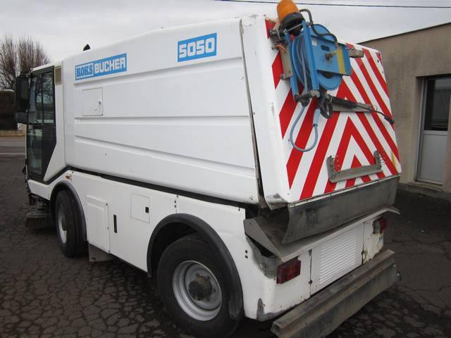 Machine de balayage city cat 5000 avec haute pression